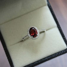 Anillo de compromiso de plata de ley 925 corte ovalado de piedras preciosas rojas granate natural