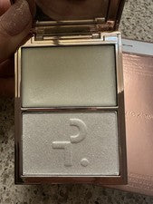 Crema brillante Patrick Ta Major y polvo reflejo de luz iluminador dúo MI AMOR COMPLETO