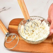 ¡Batidor de masa danés de acero inoxidable con mango de madera para hornear perfectamente!
