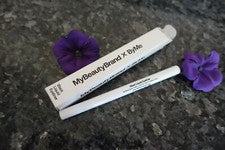 My Beauty Brand X by me Delineador Líquido Negro Impermeable con Punta de Fieltro Nuevo en Bo