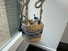 Mini bolsa de cosméticos Dior Beauty Straw con cierre de cordón