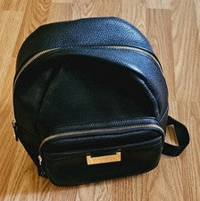 Nueva mochila ajustable de cuero negra con cremallera Calvin Klein para mujer