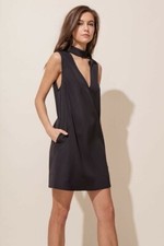 Nuevo con etiquetas Vestido Yumi Kim Para Mujer Edie Negro Cuello en V Sin Mangas Bolsillos LBD Talla XS
