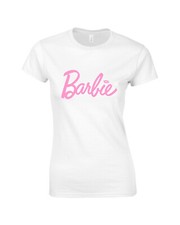 Mujer Damas Niñas Moda CAMISETA BARBIE LOGOTIPO S-XL 3 AÑOS-11 AÑOS BLANCO ALGODÓN