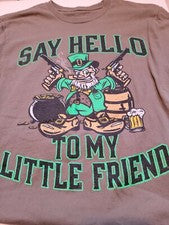 Camiseta estilo Grunt “Say Hello To My Little Friend” para hombre M duende verde