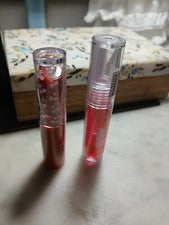 Lápiz labial The Beauty Crop Oui Cherie Rouge + aceite labial Lottie London fresa
