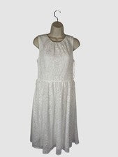 Vestido para mujer London Times blanco sin mangas ajustado y acampanado crochet talla 4