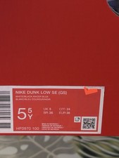 Nike Dunk Low Se (GS), Blanco/Negro-Azul Corredor HF0970-100, Talla US 5.5y