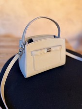 Bandolera de cuero de diseñador con asa superior beige claro pequeño para mujer’s