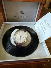 Reloj de Vestir Bulova Frank Sinatra Automático Fecha Tono Dorado Esfera Plateada Caja