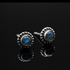 Delicados tachuelas de plata de ley 925 con cuentas de labradorita natural para damas joyas