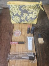 Set de Maquillaje ULTA Brillo Labial Lápiz Labial Brillo Pinceles Rubor Esmalte de Uñas + Bolsa