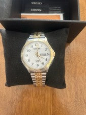Nuevo en caja Reloj Citizen Hombre Cuarzo Dorado Plata Acero Inoxidable 38mm BF5004-93A