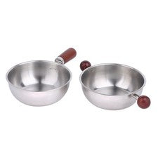 Olla de acero inoxidable de pequeño diámetro y mango de madera para una cocción eficiente