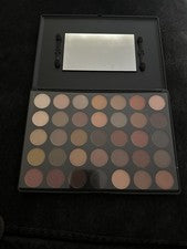 Paleta de sombras de ojos de maquillaje profesional Kara Beauty nueva 9,00 L x 6,5 W x 0,50 H