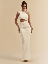 Elegante maxivestido color albaricoque con escote asimétrico