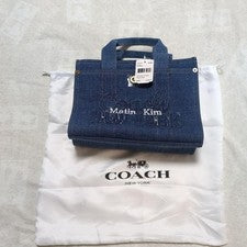Colección COACH x Matin Kim Edición Limitada - Denim Blue Cargo Tote Bag Nuevo