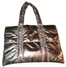 NUEVO SIN ETIQUETA Bolso de Mano Bath & Body Works Silver Puffer Black Friday 2024