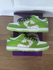Supreme x Nike SB Dunk Low Stars Mean Green 2021