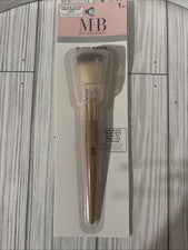 Cepillo de contorno de precisión Must Have Beauty con clip en la cubierta