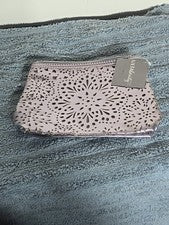 Bolso de Cosméticos de Maquillaje ULTA Beauty Metálico Plateado Patrón de Flores ~ ¡Nuevo!!