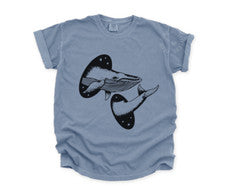 CAMISETA BALLENA CELESTIAL | CAMISETA COMFORT COLORS® TRIPPY SEA LIFE | CAMISETAS EXTRAÑAS ÚNICAS