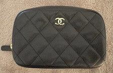 Bolso de Cosméticos Chanel Acolchado Cuero Caviar Pequeño Negro Dorado Herrajes