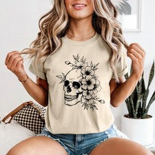 Camiseta gótica con gráfico floral y calavera para mujer diseño artístico