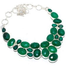 Collar de joyería de piedras preciosas hecho a mano de esmeralda (simulada) 18"