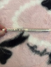 Delineador de labios Beauty For Real Universal Cool D-Fine/Delineador de labios SELLADO
