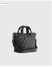 NUEVO CON ETIQUETAS BOLSO BANDOLERA PEQUEÑO ACOLCHADO QUINCE TRANSIT NEGRO PRECIO DE VENTA SUGERIDO POR EL FABRICANTE 72