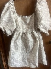Vestido Juliana's Mujer M Beige Manga 3/4 Artístico Nuevo Sin Etiquetas