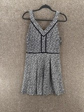 Vestido Mossimo sin mangas acampanado para mujer M negro blanco estampado jaspeado cuello en V elástico nuevo con