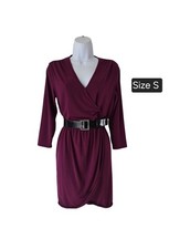 Encantador Vestido Charlie Para Mujer Moda Cuello en V Borgoña Elástico Talla S NUEVO