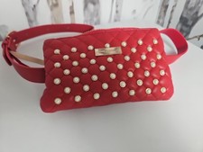 Riñonera billetera para mujer Juicy Couture roja acolchada imitación perla con cinturón - nueva sin etiquetas -
