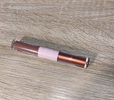 Sombra de ojos líquida The Beauty Crop dúo en canela y dulce de azúcar tamaño completo sellada