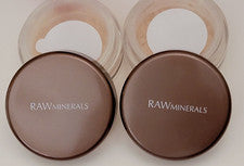 Base mineral RAW 0,07 OZ LUZ 1 por RAW BELLEZA NATURAL SELLADA 2 paquetes