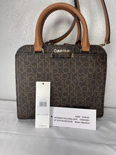 CALVIN KLEIN EE. UU. - IMPECABLE, NUEVO CON ETIQUETAS $198,00 - VENTA 129,00