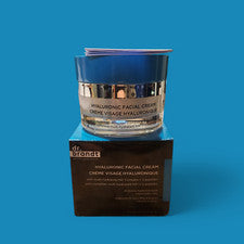 Crema facial con ácido hialurónico Dr. Brandt, 50 g