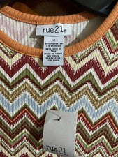Vestido Rue 21 Chevron Mujer Talla Pequeña Ligero Manga Corta. Midriff abierto.