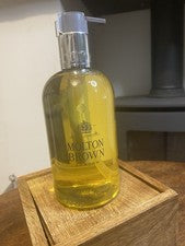 Champú purificador Molton Brown con berro indio 300 ml cuidado del cabello PVP £24 Inc P&P