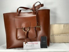 ABELLUCCI MILAN ITALIA - NUEVO CON ETIQUETAS - $428.00 AHORA $225.00 ¡HERMOSO ARTE PORTÁTIL!
