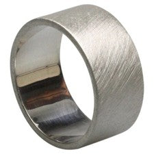 Precioso anillo de plata 925 cepillado de 10 mm de ancho