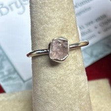 Anillo apilable plata esterlina talla 8 morganita cruda