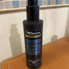TRESemmé Rich Moisture Crema Sin Enjuague Suero Capilar Tratamiento Capilar con Hialuroni