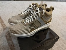 LeBron James x John Elliot ICON Paracaídas Beige Para Hombre Talla 12 NUEVO EN CAJA COMO NUEVO