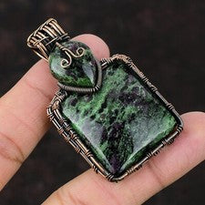 Colgante envuelto en alambre regalo cobre piedras preciosas zoisita rubí joyería 2,36"