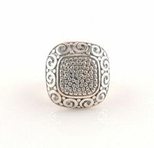 Anillo cúpula superior cuadrada texturizada de plata de ley - Embalaje de regalo gratuito
