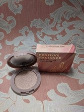 Iluminador perfeccionador de la piel Mally Positive Radiance, rosa perlado 0,16 oz.