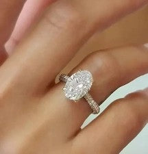 Anillo de compromiso de diamantes de laboratorio de oro cultivado E F VVS IGI...